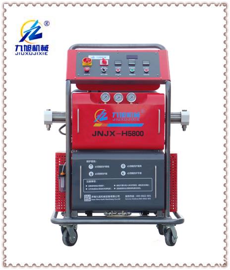 江蘇立式儲罐防腐蝕聚脲噴涂機(圖1) H5800型立式儲罐聚脲施工機器